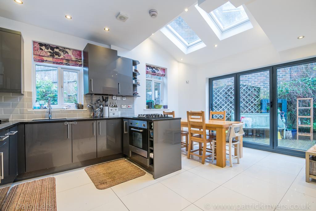 Woodcombe Crescent, London, SE23 3BG