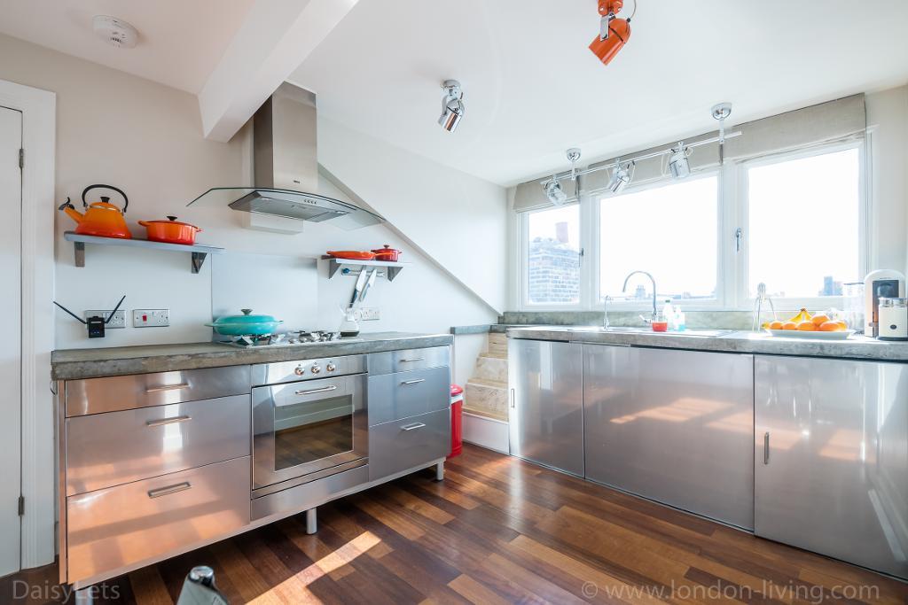 Lordship Lane, East Dulwich, London, SE22 8LT